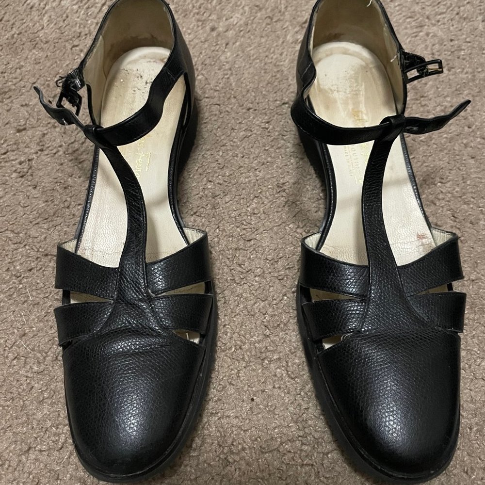 Vintage Salvatore Ferragamo Leather T-strap Shoes Size 8
